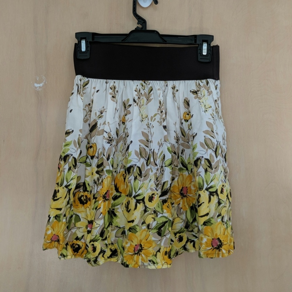 A. Byer floral skirt size small